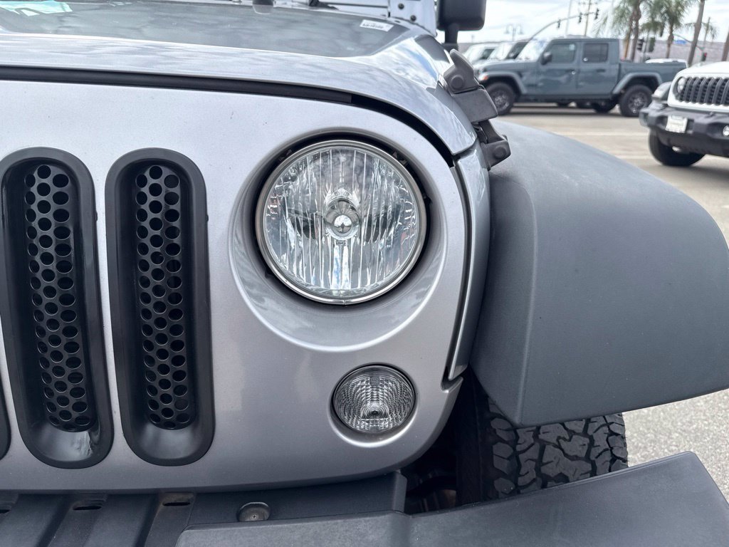Used 2018 Jeep Wrangler Unlimited Sport S AWD/4WD image 12