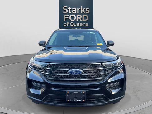 Certified 2022 Ford Explorer XLT image 2