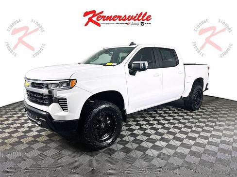 Used 2023 Chevrolet Silverado 1500 LT w/ Z71 Off-Road Package image 3