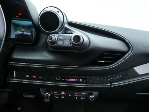 Certified 2021 Ferrari F8 Tributo image 33