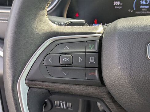 Used 2024 Jeep Grand Cherokee L Limited w/ Luxury Tech Group II image 28