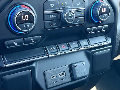 Used 2022 Chevrolet Silverado 1500 RST image 19