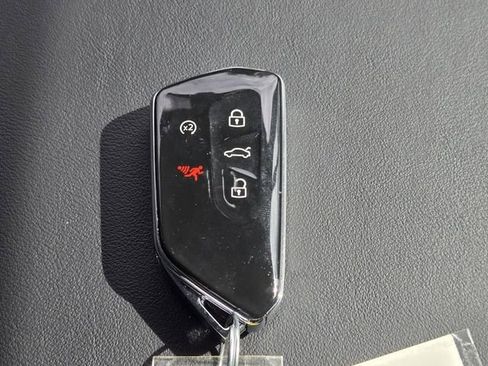 Certified 2025 Volkswagen Atlas SEL AWD/4WD image 23