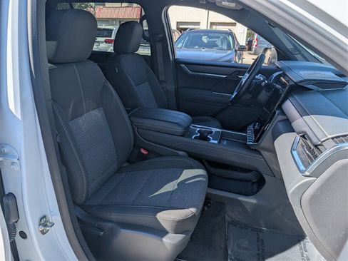 Used 2025 GMC Acadia Elevation image 20