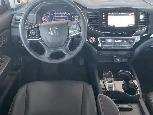 Used 2021 Honda Pilot Touring image 12