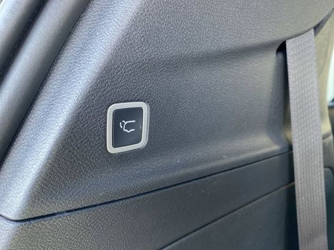 New 2026 Chrysler Pacifica Select image 18