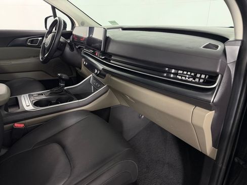 Used 2026 Kia Carnival FWD image 32