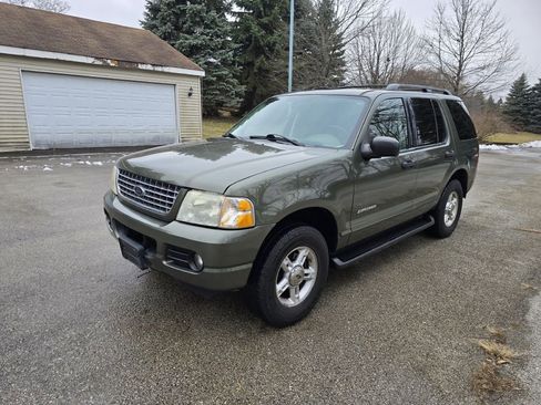 Used 2004 Ford Explorer XLT image 7
