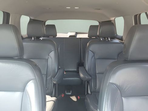 Used 2021 Chevrolet Traverse LT w/ LT Premium Package image 17