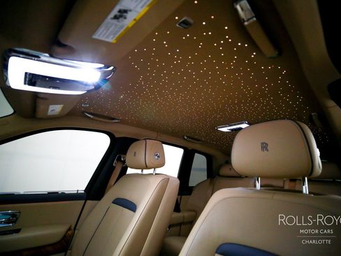 Used 2020 Rolls-Royce Cullinan AWD/4WD image 12