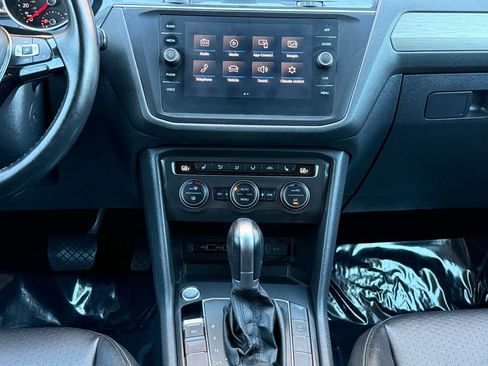 Used 2019 Volkswagen Tiguan SE image 26