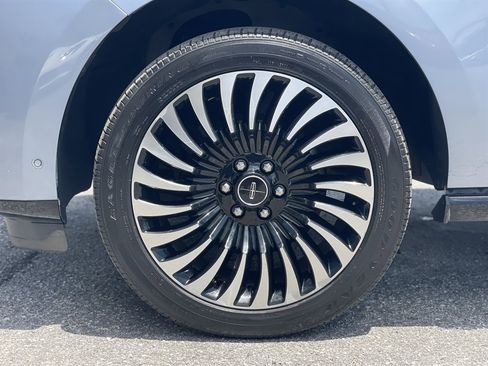 Used 2018 Lincoln Navigator Black Label w/ Cargo Package AWD/4WD image 44
