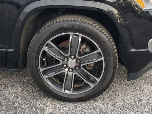 Used 2017 GMC Acadia Denali w/ Technology Package image 11