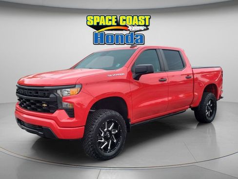 Used 2023 Chevrolet Silverado 1500 Custom image 10