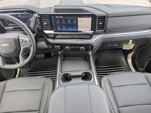 New 2026 Chevrolet Silverado 2500 LTZ w/ LTZ Convenience Package AWD/4WD image 9