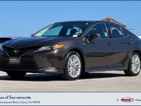 Used 2019 Toyota Camry XLE w/ Driver Assist Package FWD image 1