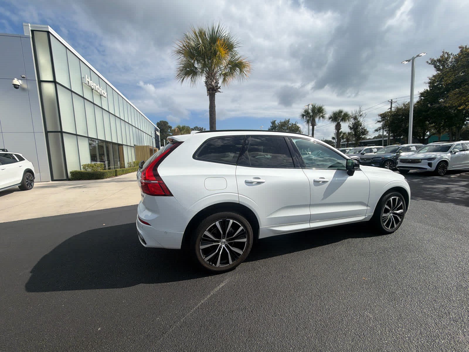 Used 2024 Volvo XC60 B5 Plus w/ Climate Package AWD/4WD image 18