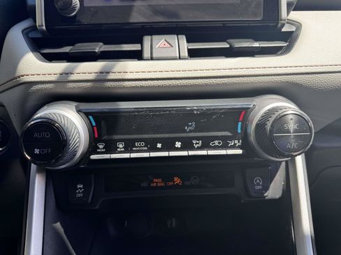 Certified 2025 Toyota RAV4 XLE AWD/4WD image 27