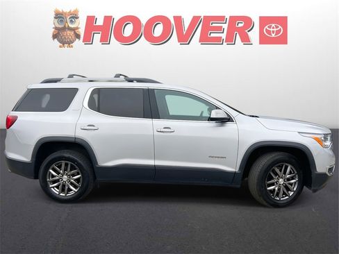 Used 2017 GMC Acadia SLT image 2