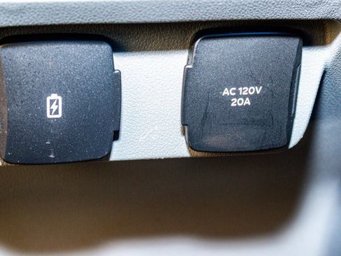 Used 2024 Ford F150 XLT w/ Mobile Office Package image 19