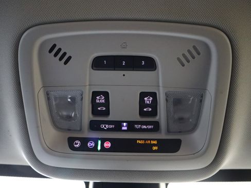 Used 2019 Chevrolet Traverse RS image 29