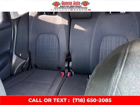 Used 2023 Honda HR-V LX image 15