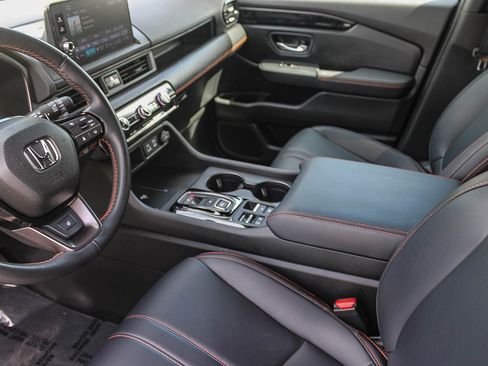 Certified 2024 Honda Pilot TrailSport image 18