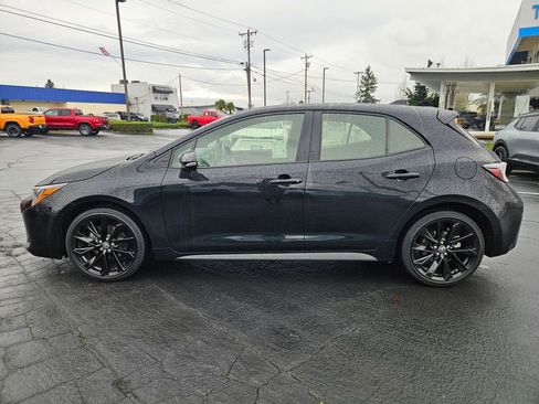 Used 2022 Toyota Corolla Hatchback image 3