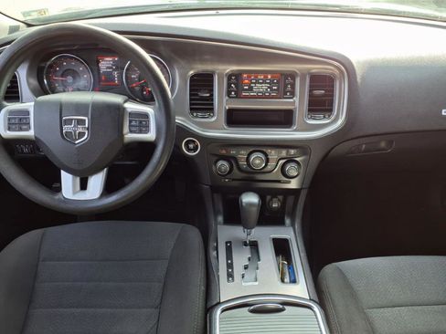 Used 2014 Dodge Charger SE w/ Sport Appearance Group image 7