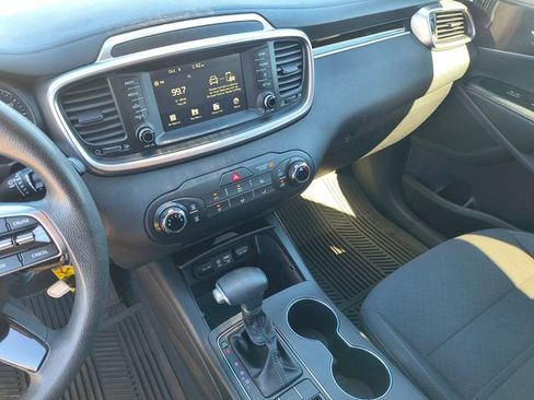 Used 2019 Kia Sorento L image 18