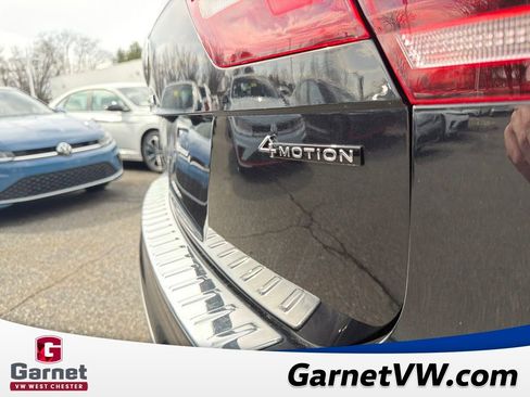 Used 2023 Volkswagen Tiguan SE w/ Panoramic Sunroof Package image 39