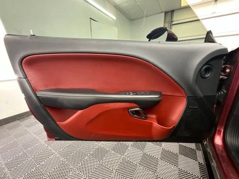 Used 2018 Dodge Challenger SRT Hellcat RWD image 11