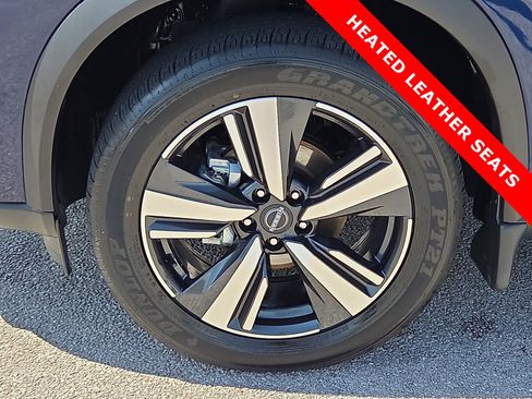 Used 2025 Nissan Rogue SL AWD/4WD image 7
