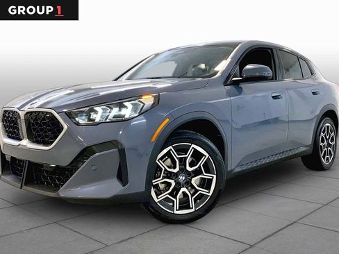 Used 2025 BMW X2 xDrive28i AWD/4WD image 1