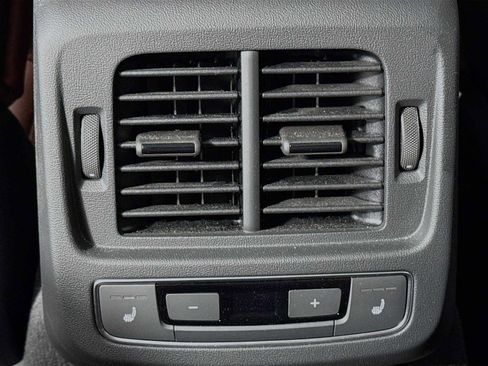 Used 2023 Audi e-tron GT Prestige image 26