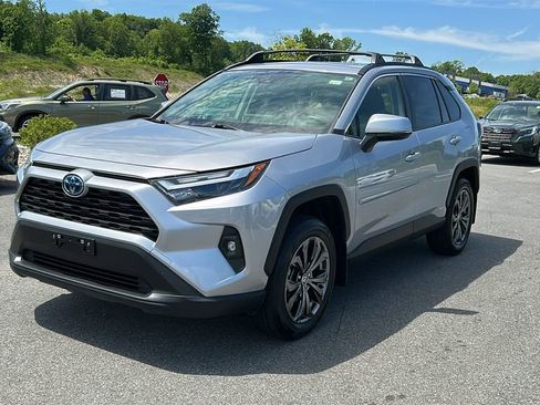 Used 2023 Toyota RAV4 XLE Premium AWD/4WD image 4