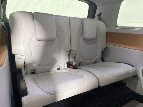 New 2025 Volkswagen ID. Buzz 1st Edition image 16