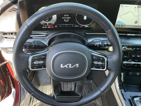 Certified 2022 Kia Carnival SX Prestige image 25