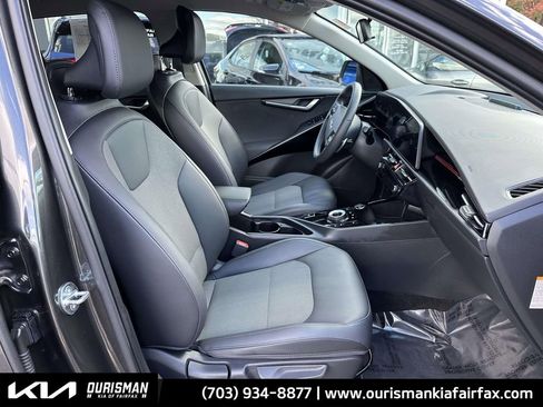 Used 2024 Kia Niro EX w/ EX Cold Weather Package image 23