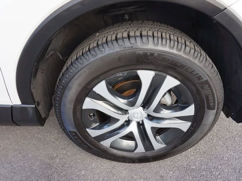 Used 2018 Toyota RAV4 LE image 15