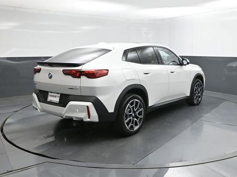 New 2026 BMW X2 xDrive28i image 8