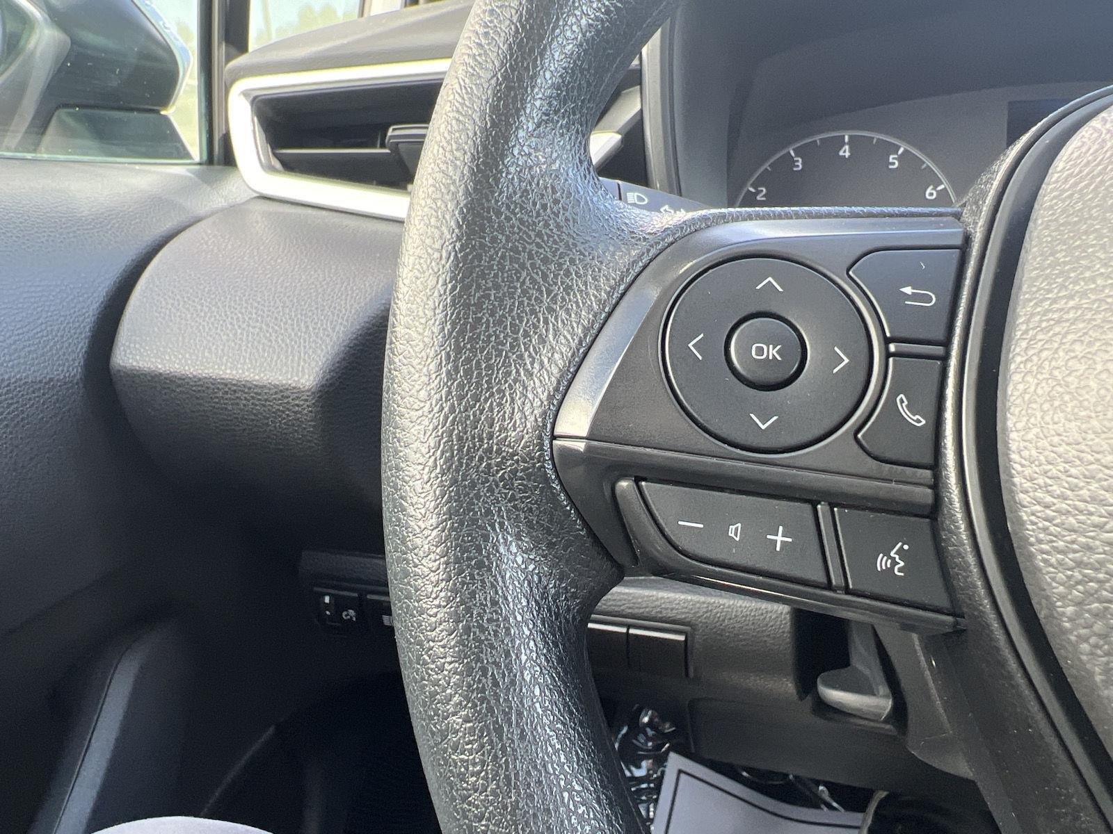 Used 2025 Toyota Corolla LE FWD image 23
