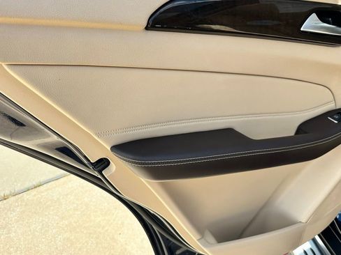 Used 2019 Mercedes-Benz GLE 400 4MATIC image 23