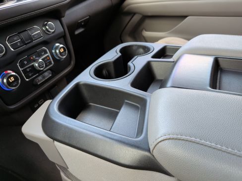 Used 2022 GMC Yukon SLE w/ Max Trailering Package image 20