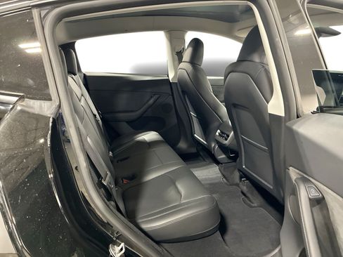 Certified 2023 Tesla Model Y Long Range AWD/4WD image 11