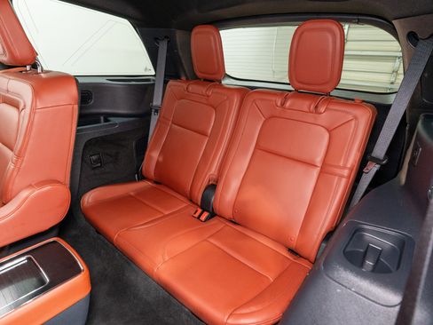 Used 2025 Lincoln Aviator Reserve w/ Equipment Group 201A AWD/4WD image 34