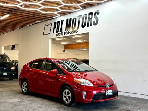Used 2014 Toyota Prius Four image 1