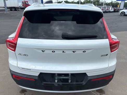 Used 2024 Volvo XC40 B5 Plus w/ Protection Package Premier AWD/4WD image 7