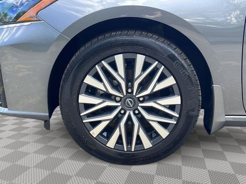 Certified 2024 Nissan Altima 2.5 SV w/ SV Premium Package AWD/4WD image 9