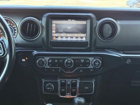 Used 2022 Jeep Wrangler Unlimited Willys image 12